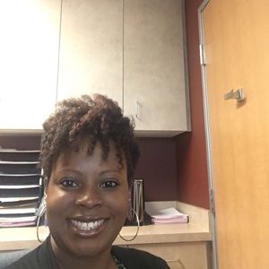 Meet your Posher, Kenisha